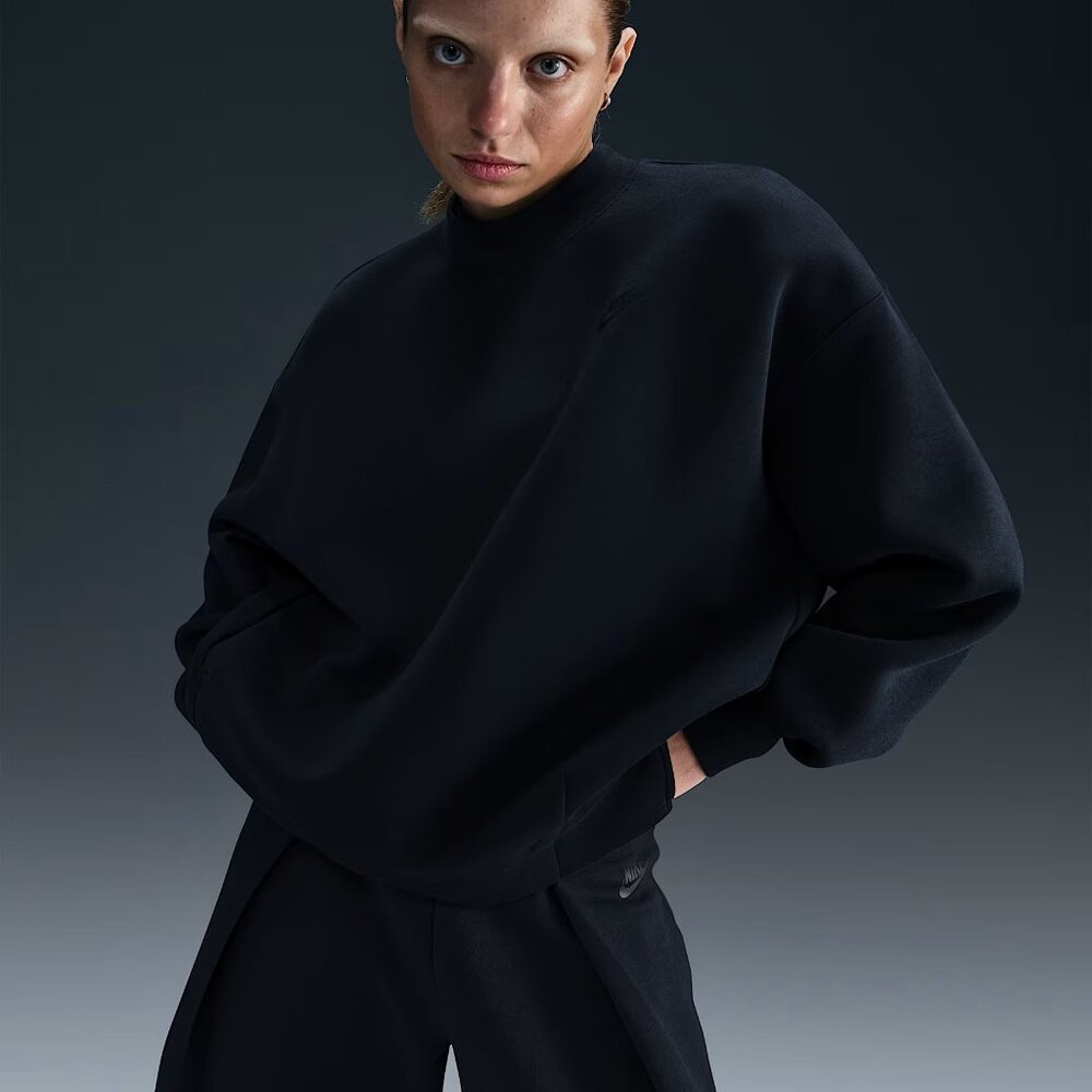 NEW Nike Sportswear Tech Fleece Oversized Crew-Neck Sweatshirt - Black - X-Small